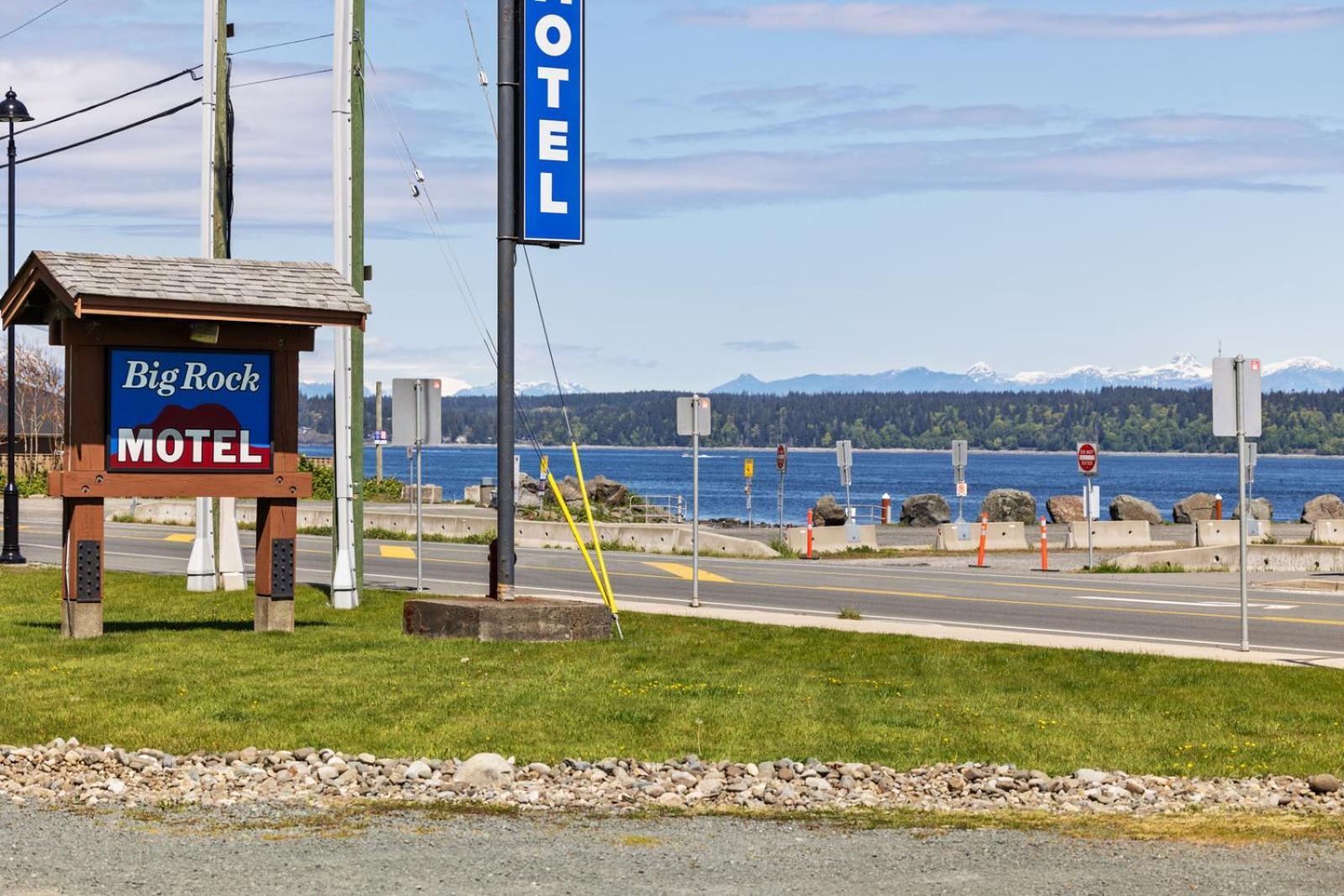 Big Rock Motel Campbell River Bagian luar foto