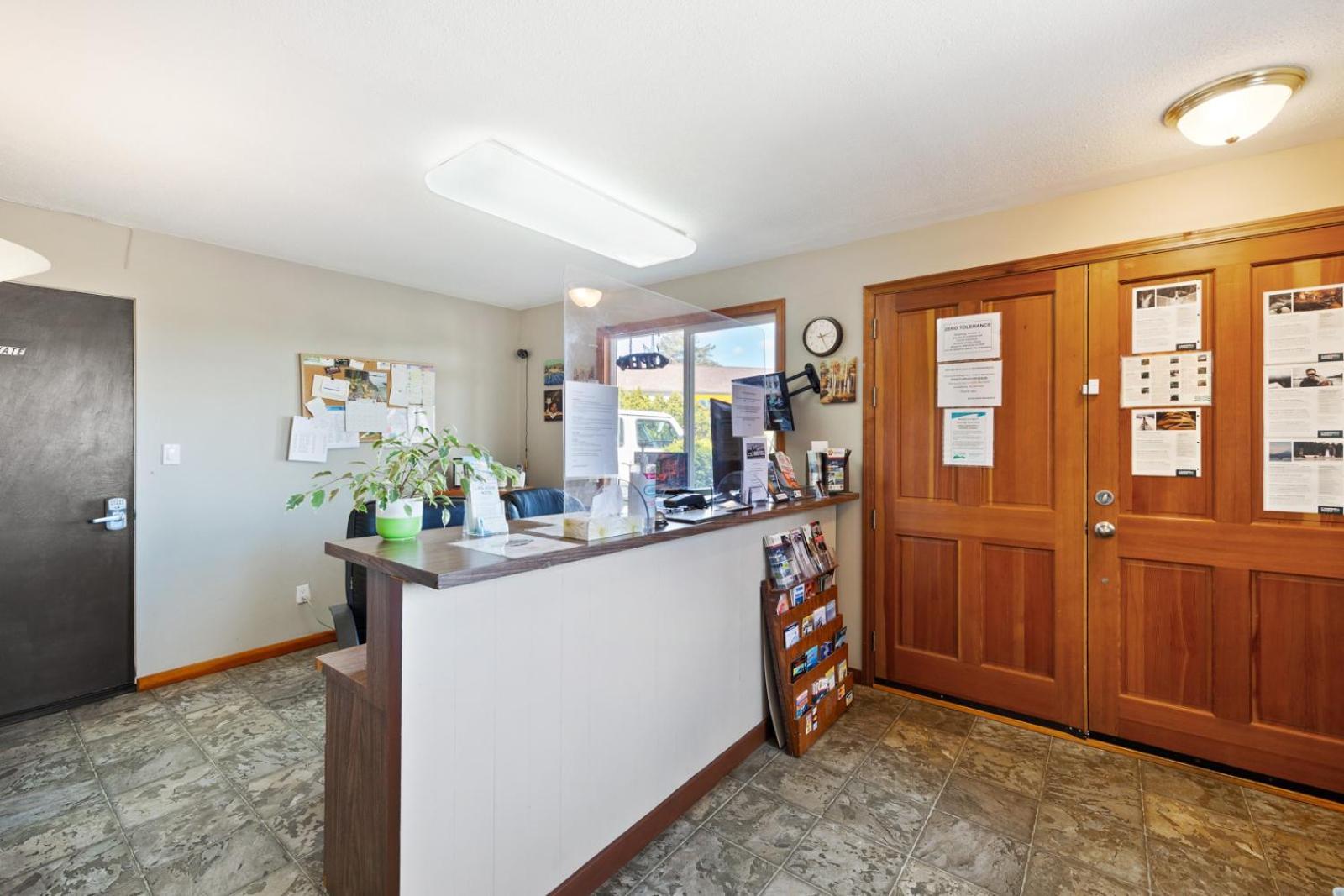 Big Rock Motel Campbell River Bagian luar foto